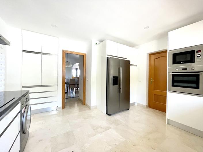 Image No.18-4 Bed Villa for sale