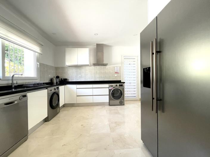 Image No.19-4 Bed Villa for sale