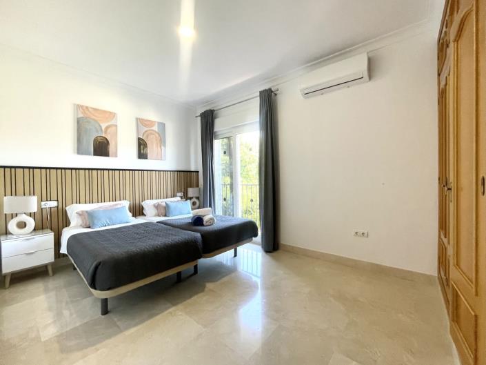 Image No.48-4 Bed Villa for sale