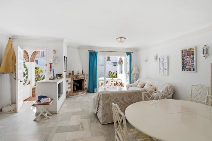 Image No.9-3 Bed Townhouse for sale