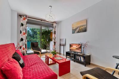 8-e64a9055bba3e77ac8aca3b893cdf826