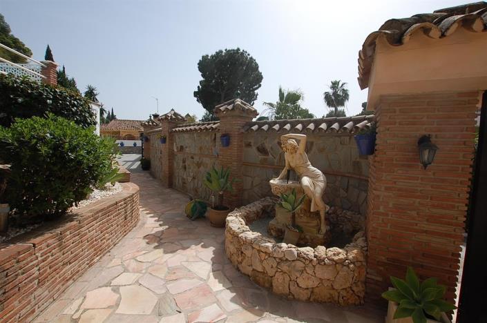 Image No.14-5 Bed Villa for sale