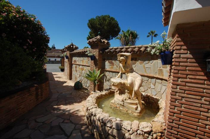 Image No.54-5 Bed Villa for sale