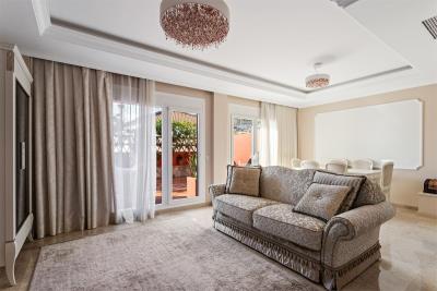 2-5bd7b9d04b45e33852eaf0ec6670150d