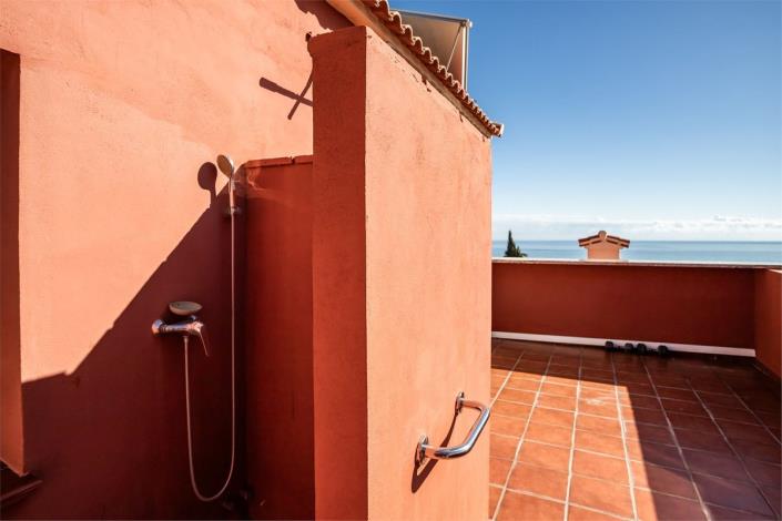 Image No.32-4 Bed Townhouse for sale