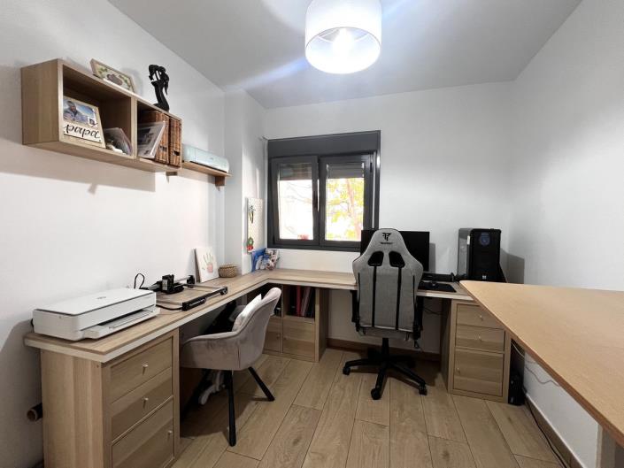 Image No.18-4 Bed Apartment for sale