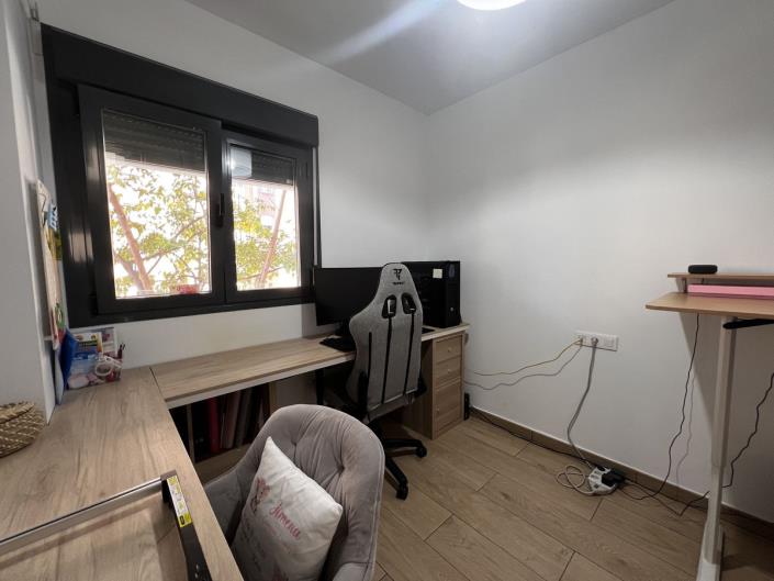 Image No.19-4 Bed Apartment for sale