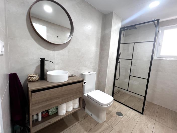 Image No.20-4 Bed Apartment for sale