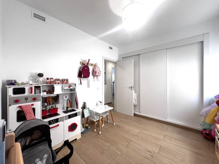 Image No.24-4 Bed Apartment for sale