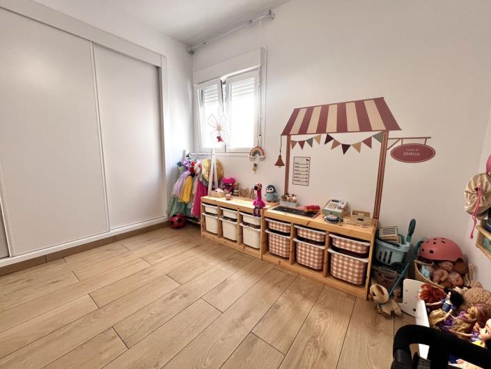 Image No.23-4 Bed Apartment for sale