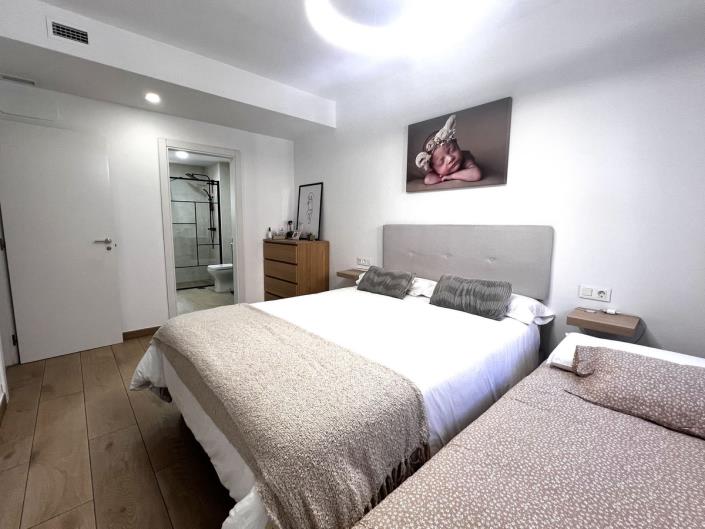 Image No.32-4 Bed Apartment for sale