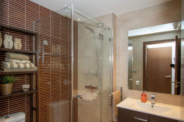 Image No.20-2 Bed Apartment for sale