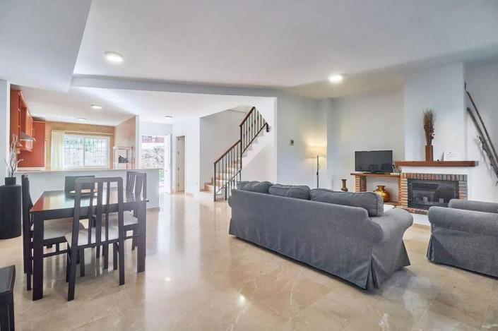 Image No.5-3 Bed Townhouse for sale