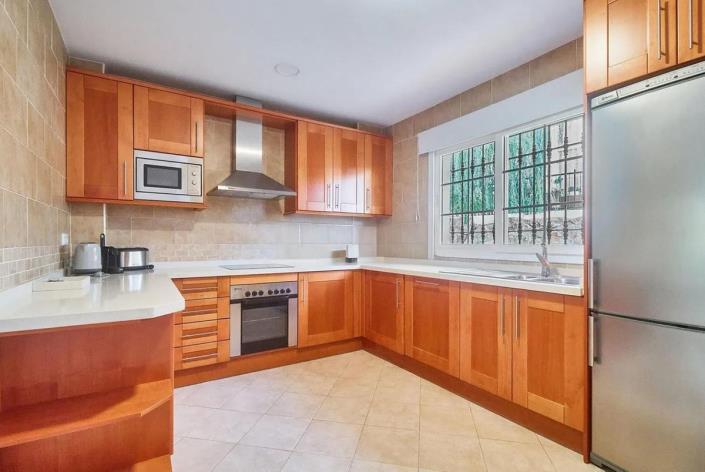 Image No.8-3 Bed Townhouse for sale