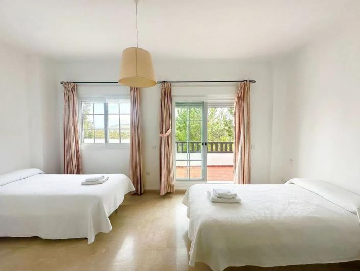 Image No.10-3 Bed Townhouse for sale