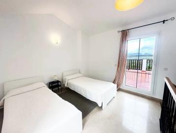 11-20939a0134ad724a8cb2a801094d15a4