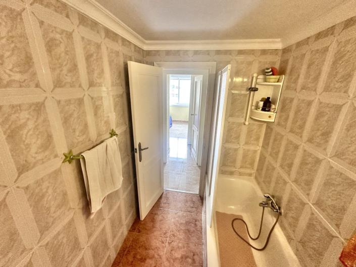 Image No.14-3 Bed Apartment for sale