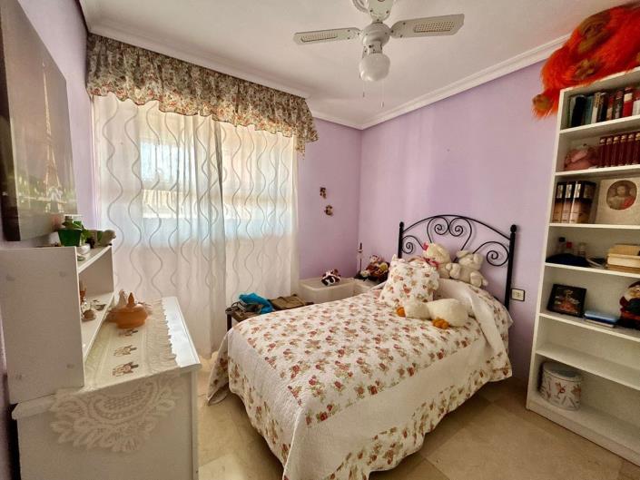 Image No.13-4 Bed Townhouse for sale