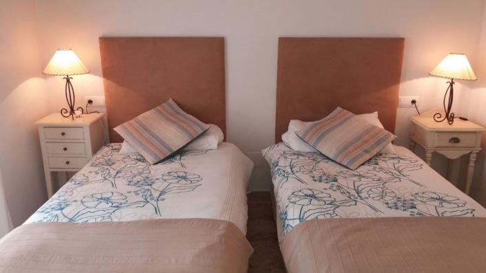 Image No.20-2 Bed Apartment for sale