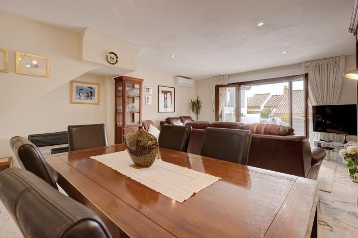 Image No.10-4 Bed Townhouse for sale