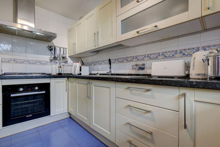 Image No.14-4 Bed Townhouse for sale