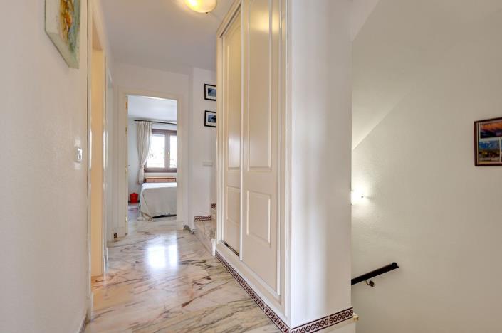 Image No.17-4 Bed Townhouse for sale