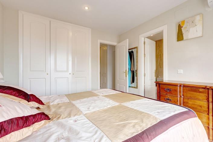 Image No.19-4 Bed Townhouse for sale