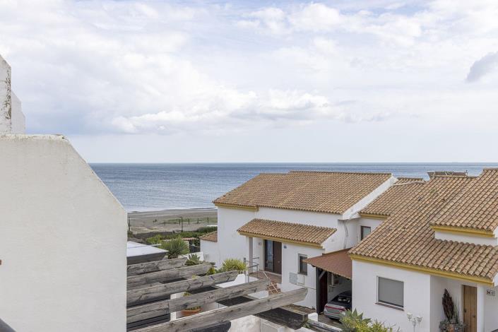 Image No.21-4 Bed Townhouse for sale