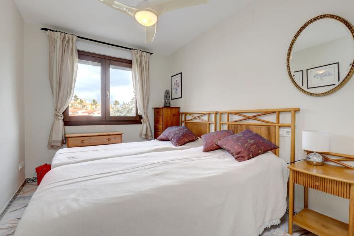 Image No.23-4 Bed Townhouse for sale