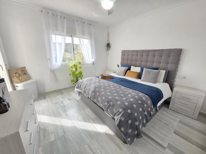 Image No.19-3 Bed Townhouse for sale