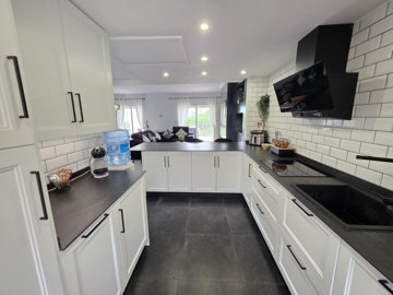 11-20939a0134ad724a8cb2a801094d15a4