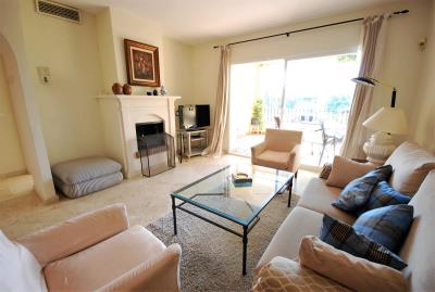 12-53013098fcab6c38b1379cd33298e050