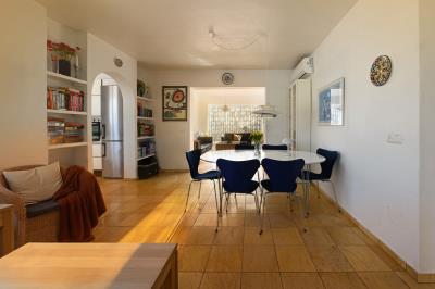 8-e64a9055bba3e77ac8aca3b893cdf826