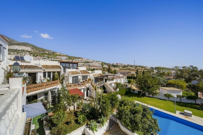 Image No.2-3 Bed Townhouse for sale