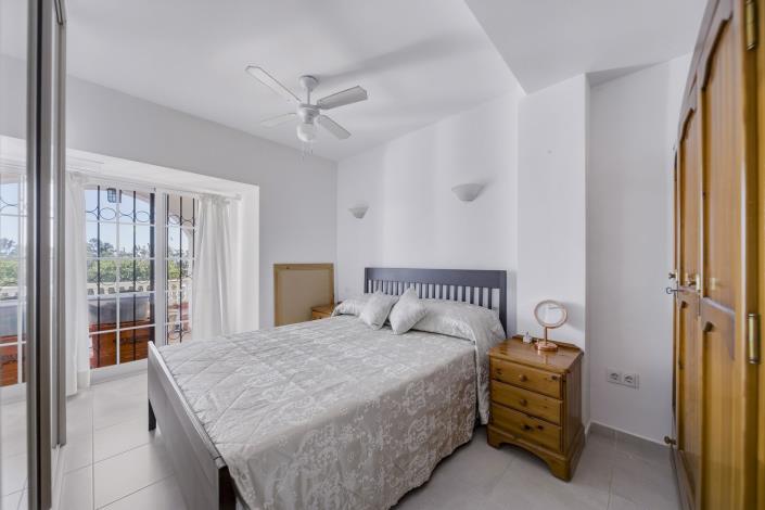 Image No.17-3 Bed Townhouse for sale