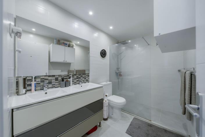 Image No.20-3 Bed Townhouse for sale