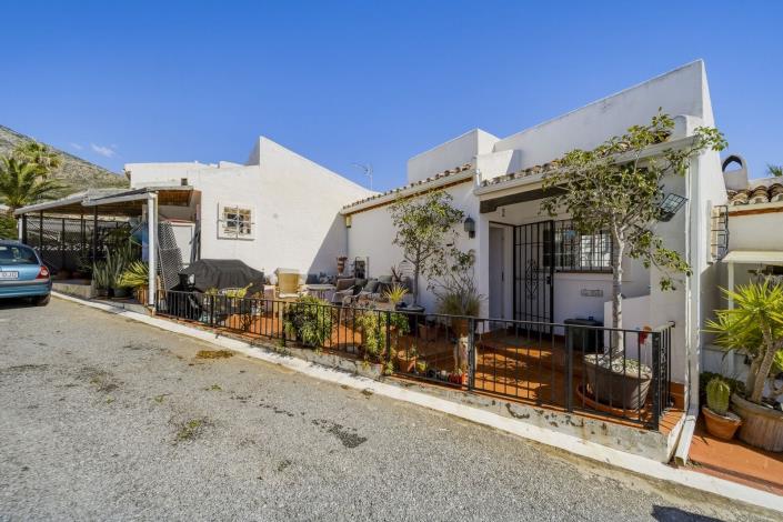 Image No.27-3 Bed Townhouse for sale