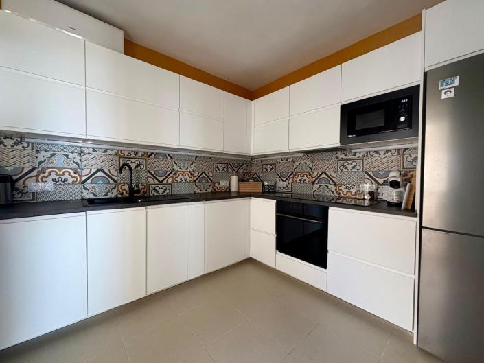 Image No.8-3 Bed Townhouse for sale