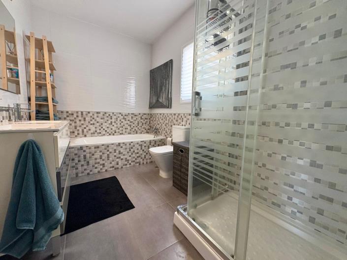 Image No.12-3 Bed Townhouse for sale