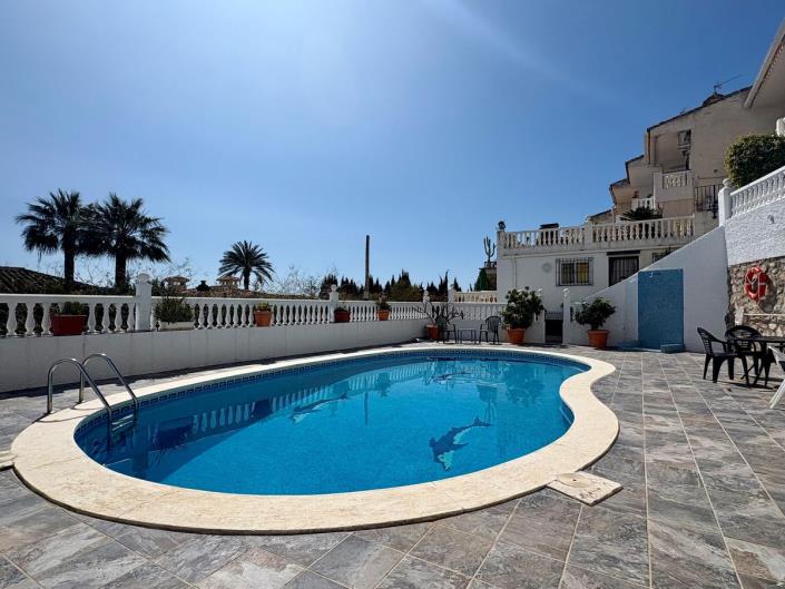 Image No.16-3 Bed Townhouse for sale