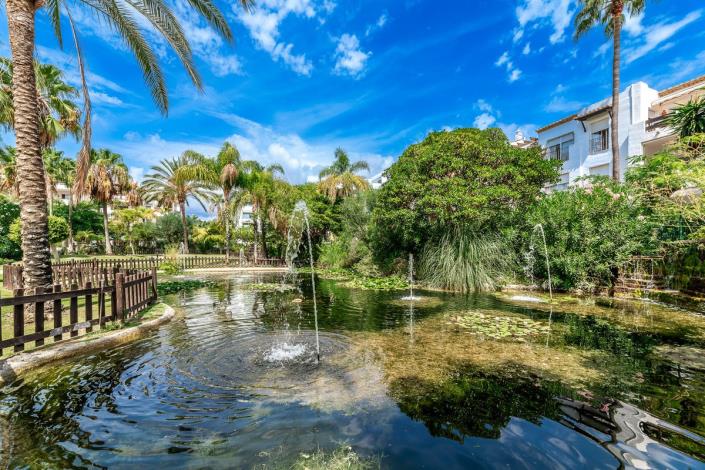 Image No.3-Appartement de 2 chambres à vendre à Estepona