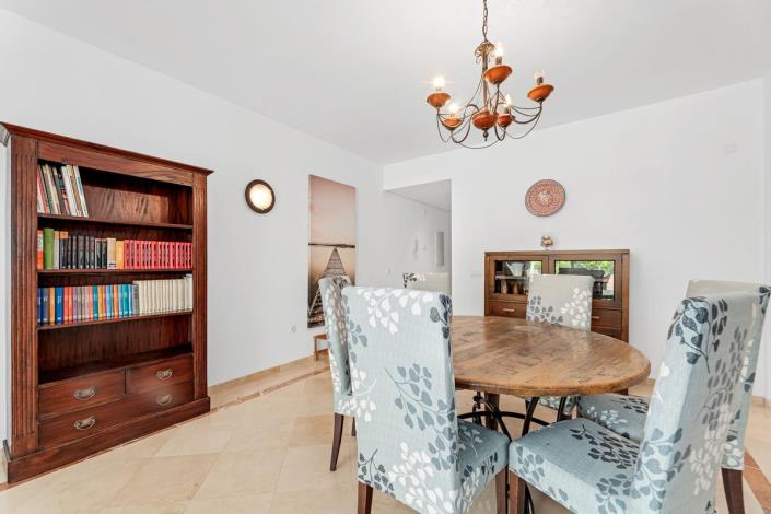 Image No.10-Appartement de 2 chambres à vendre à Estepona