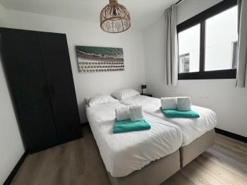 10-bb915d1cb19341576dcdc994b81ab9c5