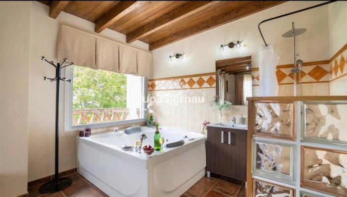 Image No.3-2 Bed Villa for sale