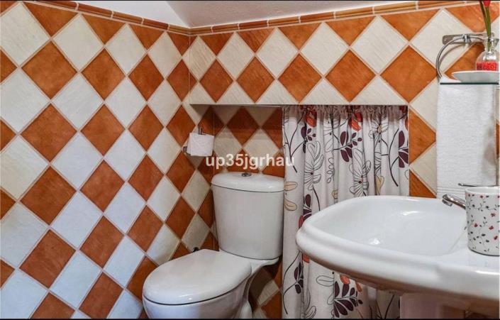 Image No.25-2 Bed Villa for sale