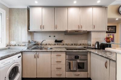 8-e64a9055bba3e77ac8aca3b893cdf826