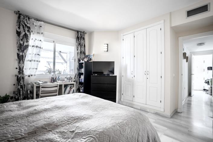 Image No.20-2 Bed Apartment for sale