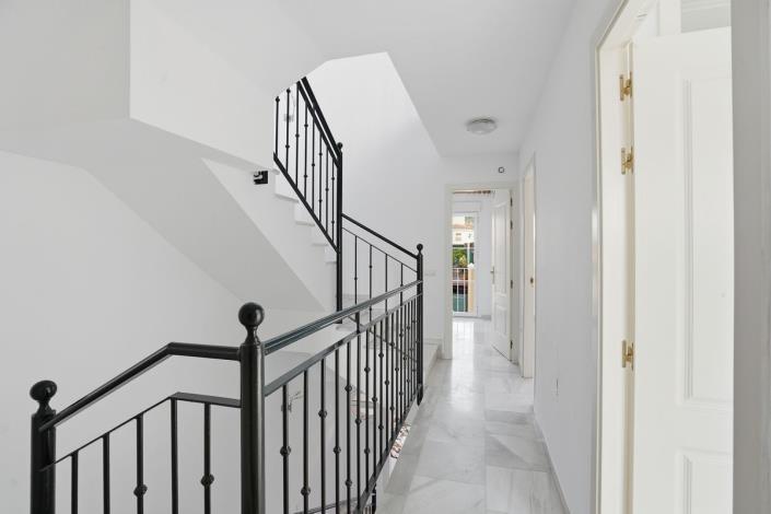 Image No.12-3 Bed Semi-Detached for sale