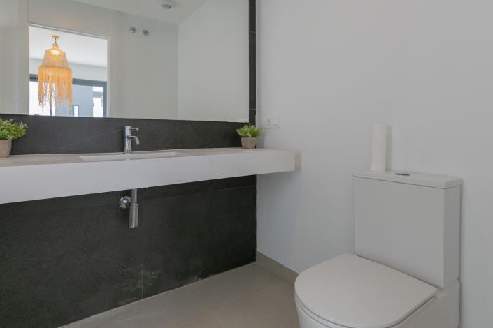 Image No.6-4 Bed Semi-Detached for sale