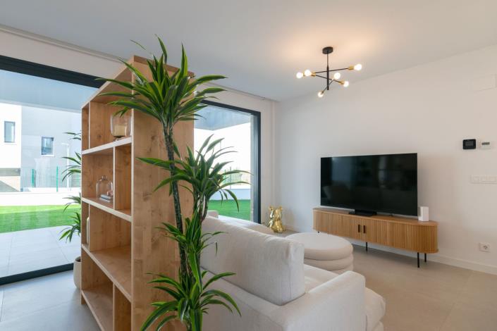 Image No.22-4 Bed Semi-Detached for sale